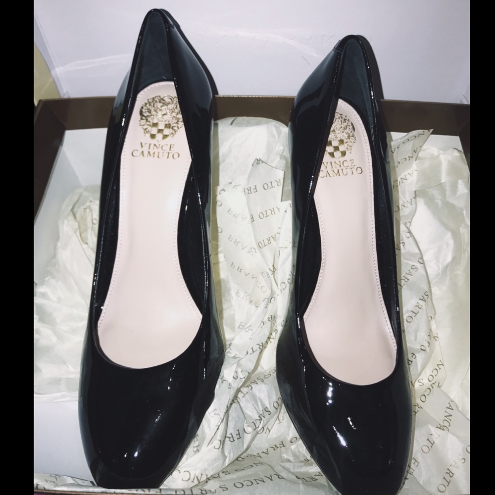 Vince Camuto Heels (Black)